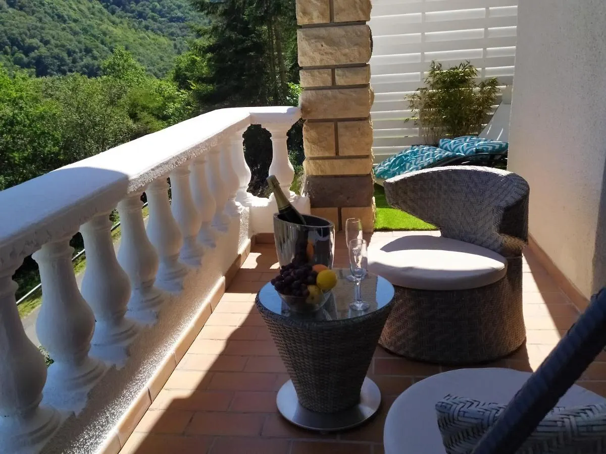Ma Villa Au Bord De L'Eau Miremont  0*, Miremont (Puy-de-Dome)