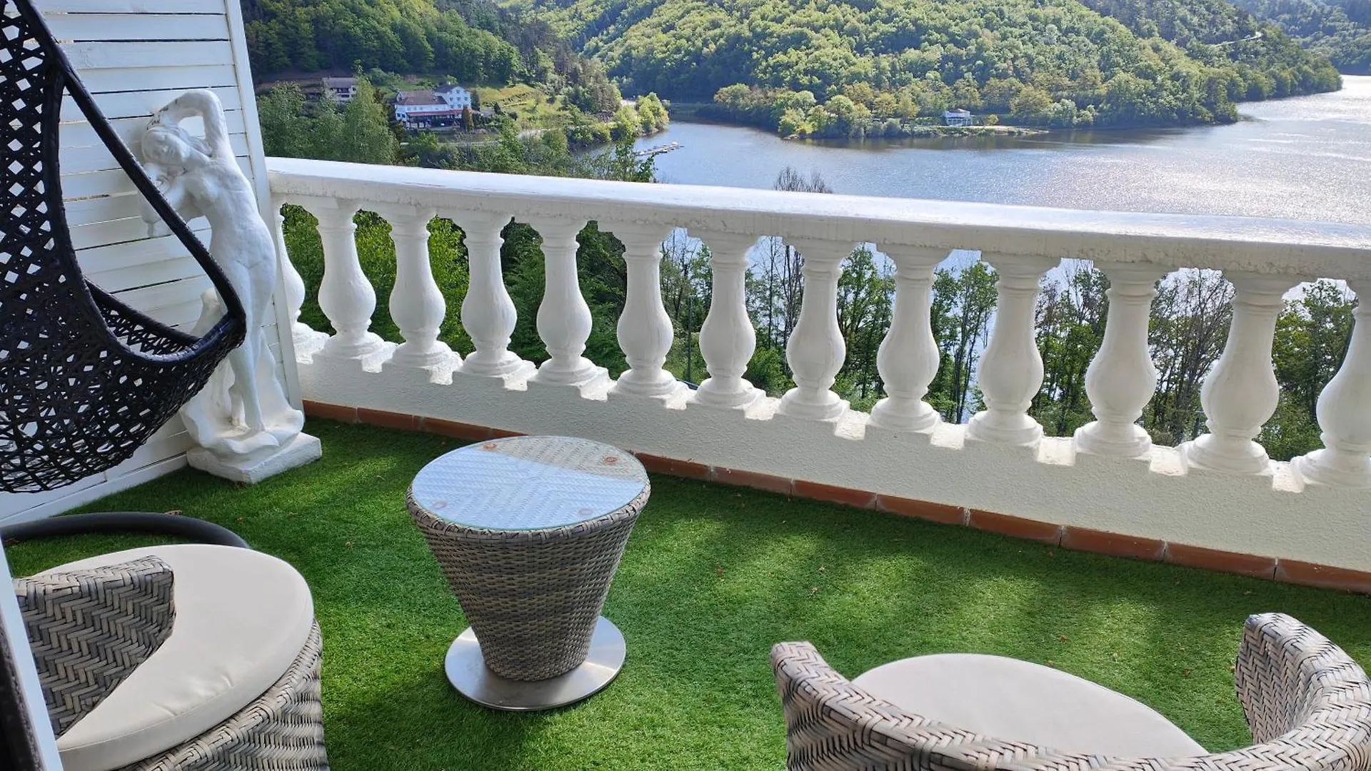 Ma villa au bord de l'eau Miremont  Miremont (Puy-de-Dome)